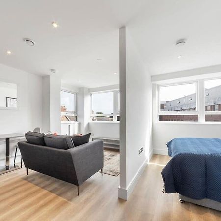 Bright Contemporary Studio In East Grinstead Exteriér fotografie